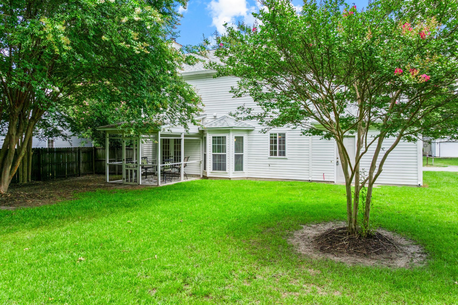 448 Indigo Road Photo 4