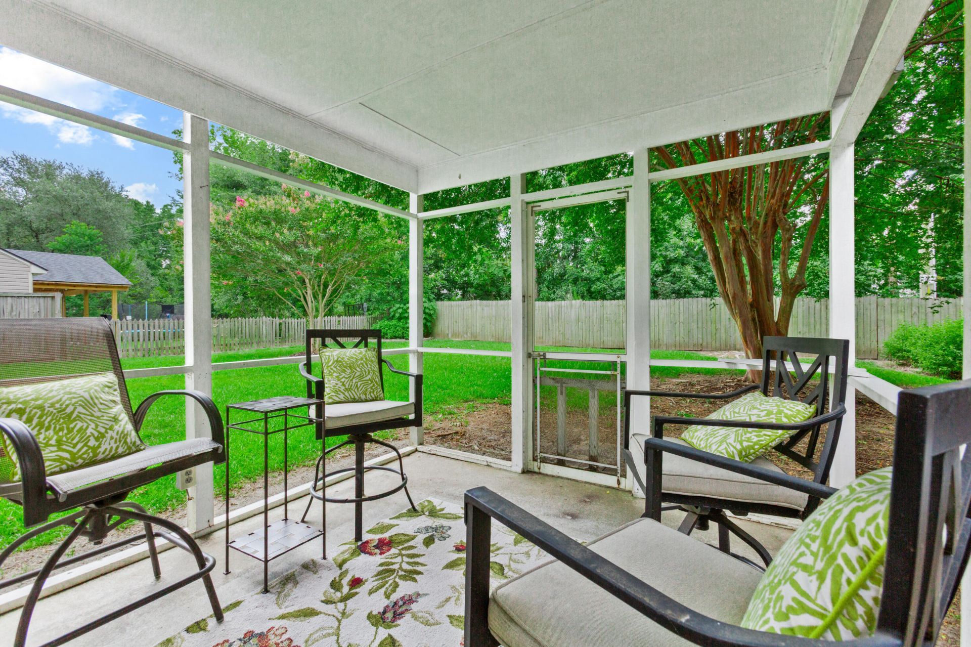 448 Indigo Road Photo 4