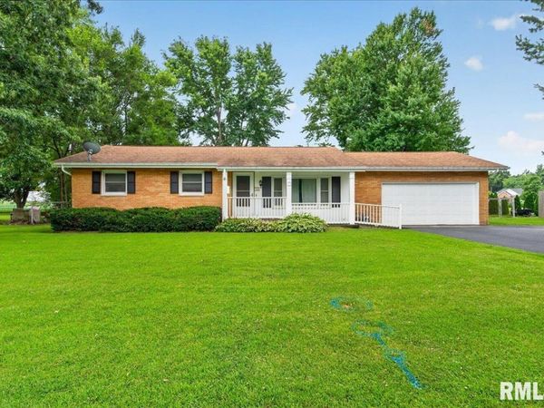1 OAKWOOD Lane, Auburn, IL 62615