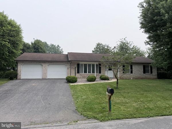 2714 FILLMORE DR, CHAMBERSBURG, PA 17201