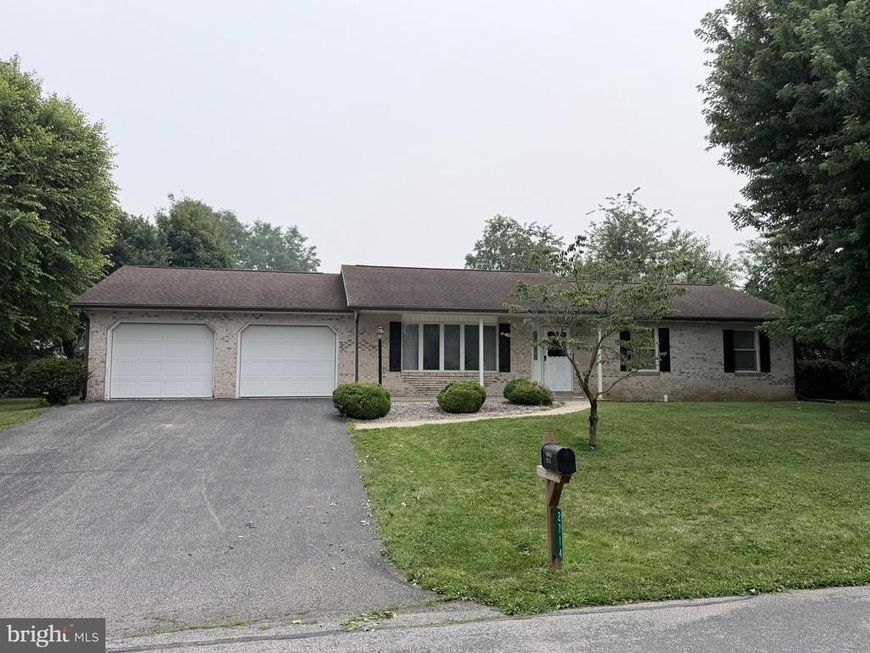 2714 Fillmore Dr, Chambersburg, PA 17201 Main Photo