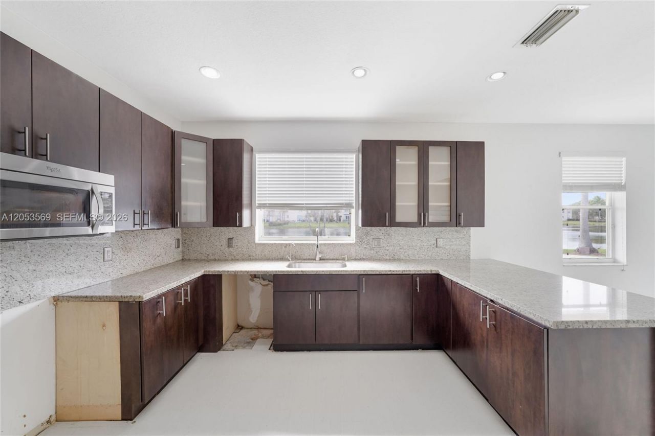 850 NW 168th Ave, Pembroke Pines, FL 33028 Photo