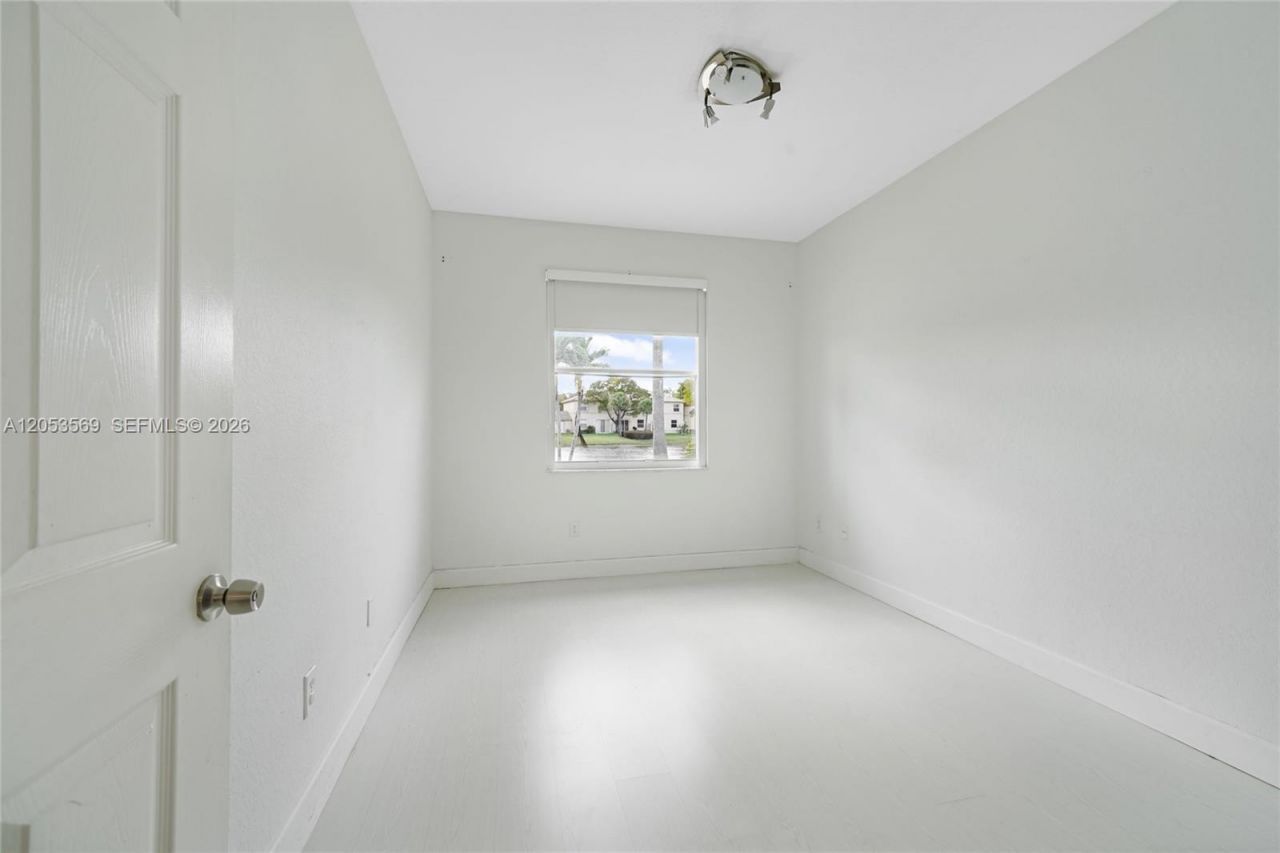 850 NW 168th Ave, Pembroke Pines, FL 33028 Photo
