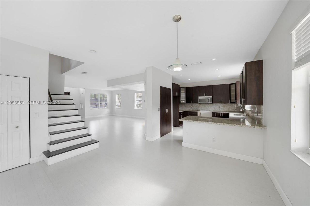 850 NW 168th Ave, Pembroke Pines, FL 33028 Photo