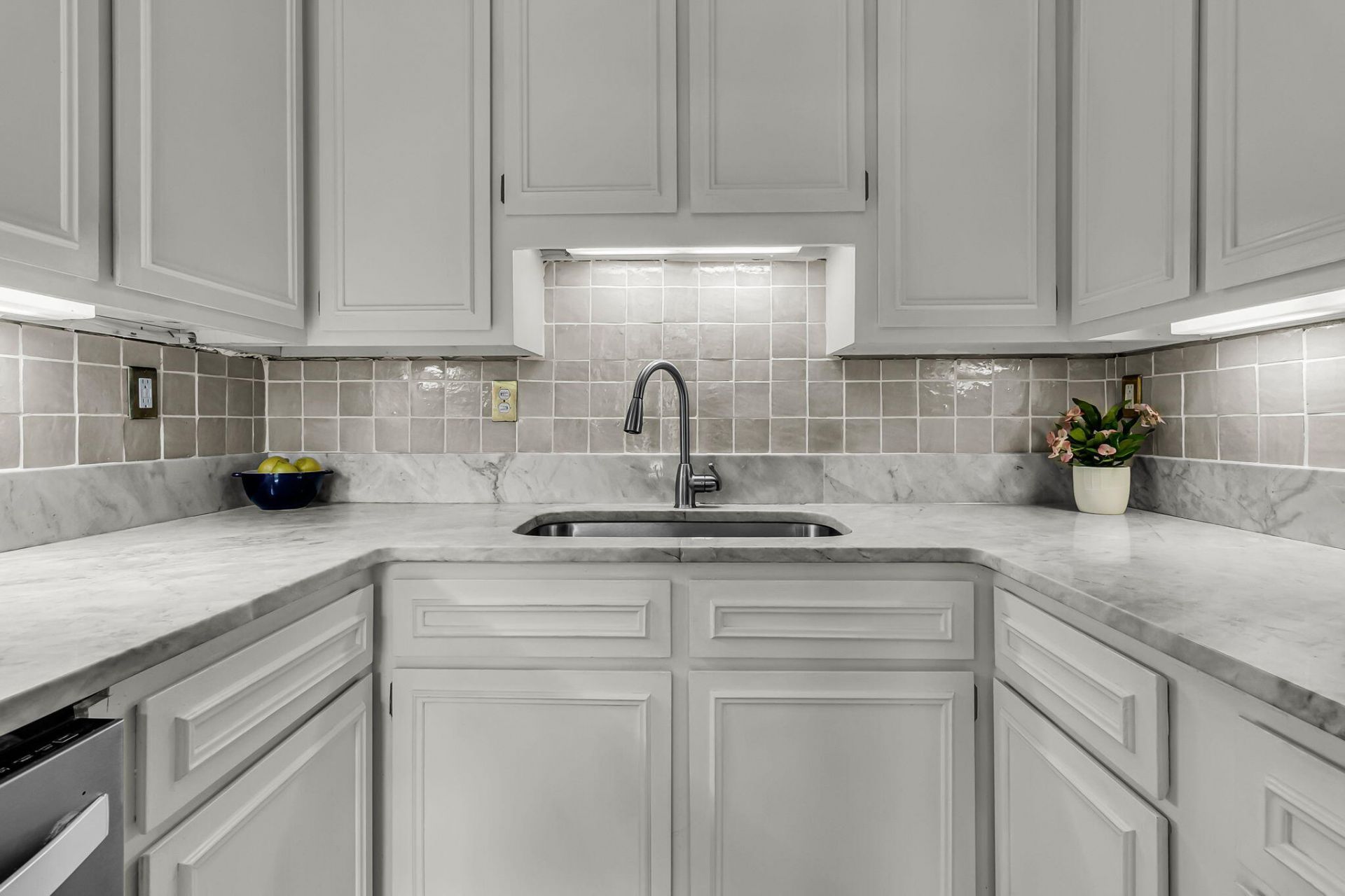 55 Laurens Street Photo 13