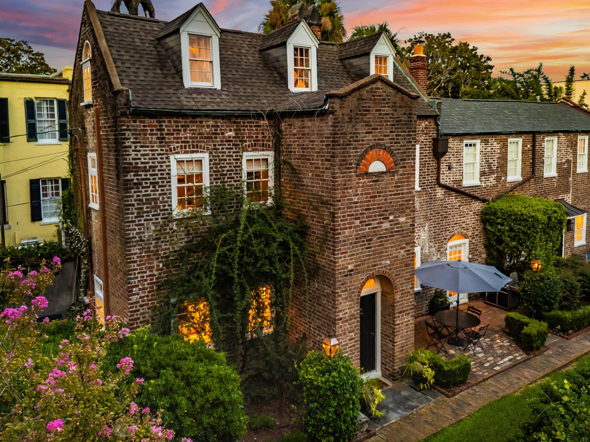 55 Laurens Street Photo 33