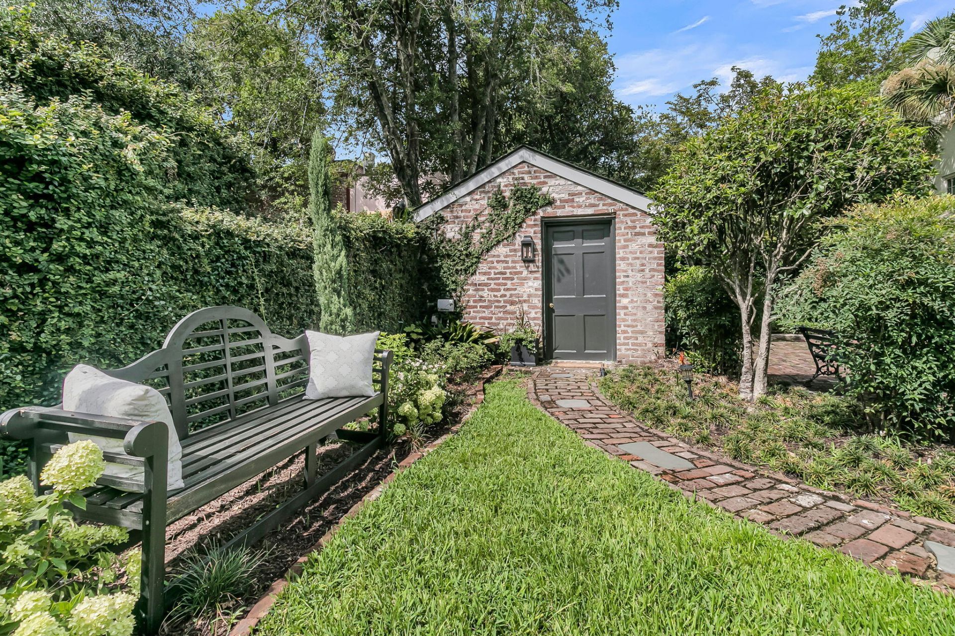 55 Laurens Street Photo 40