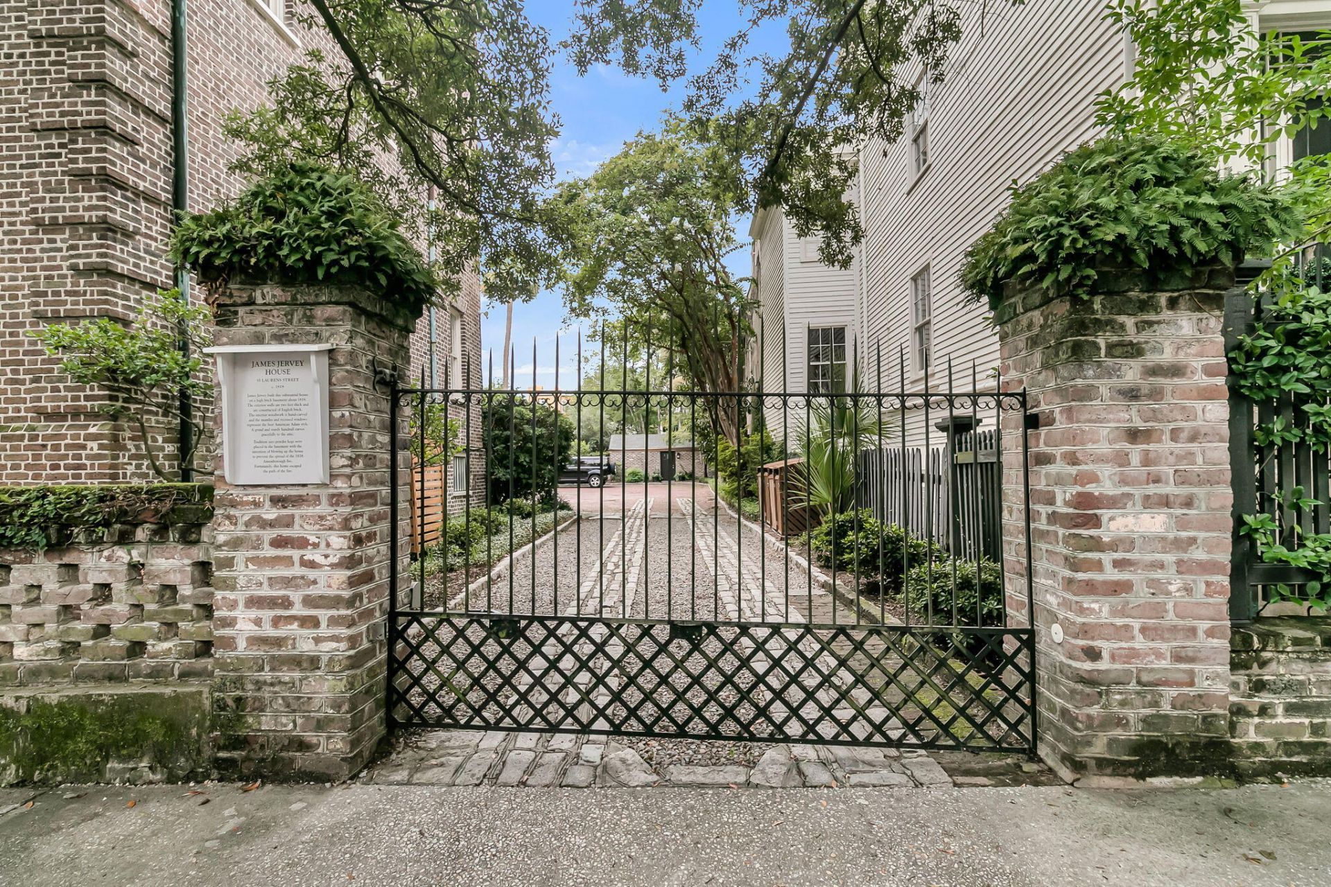 55 Laurens Street Photo 43