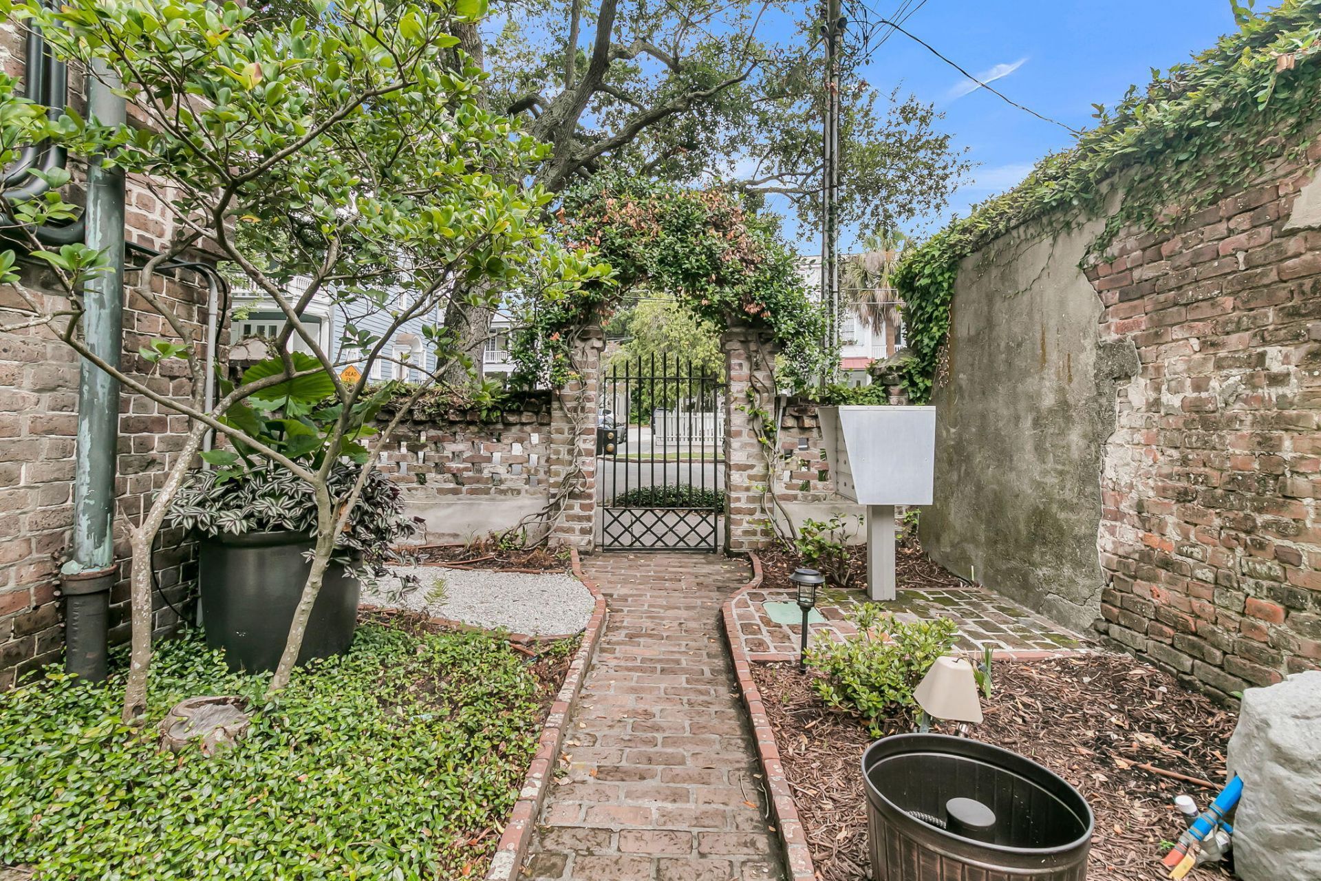 55 Laurens Street Photo 47