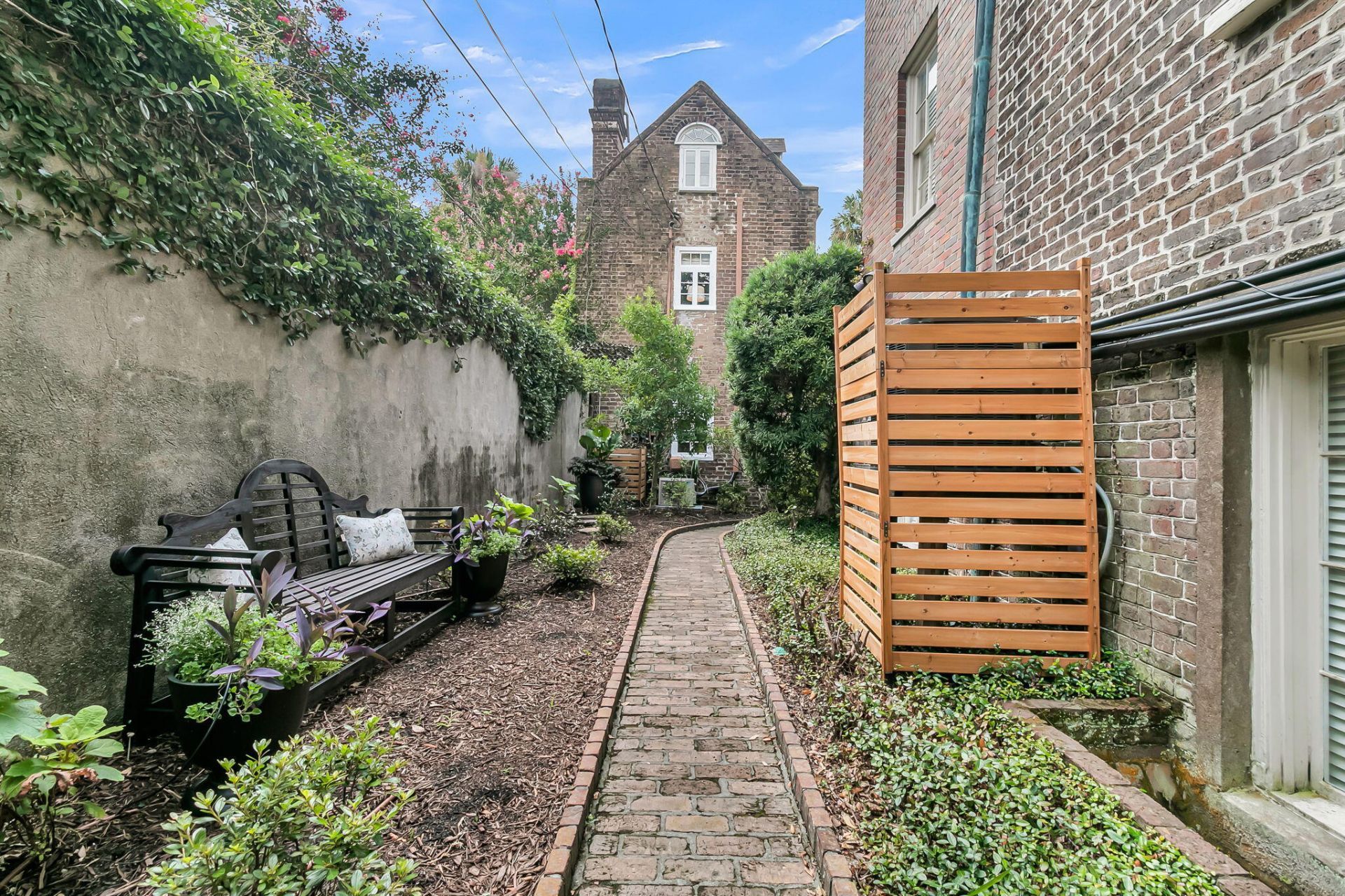55 Laurens Street Photo 48