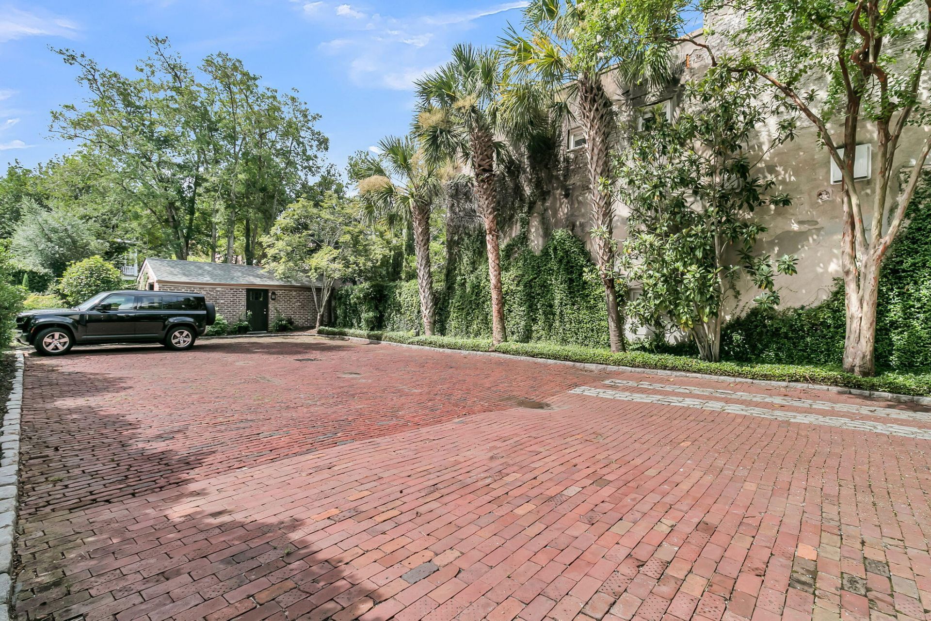 55 Laurens Street Photo 53