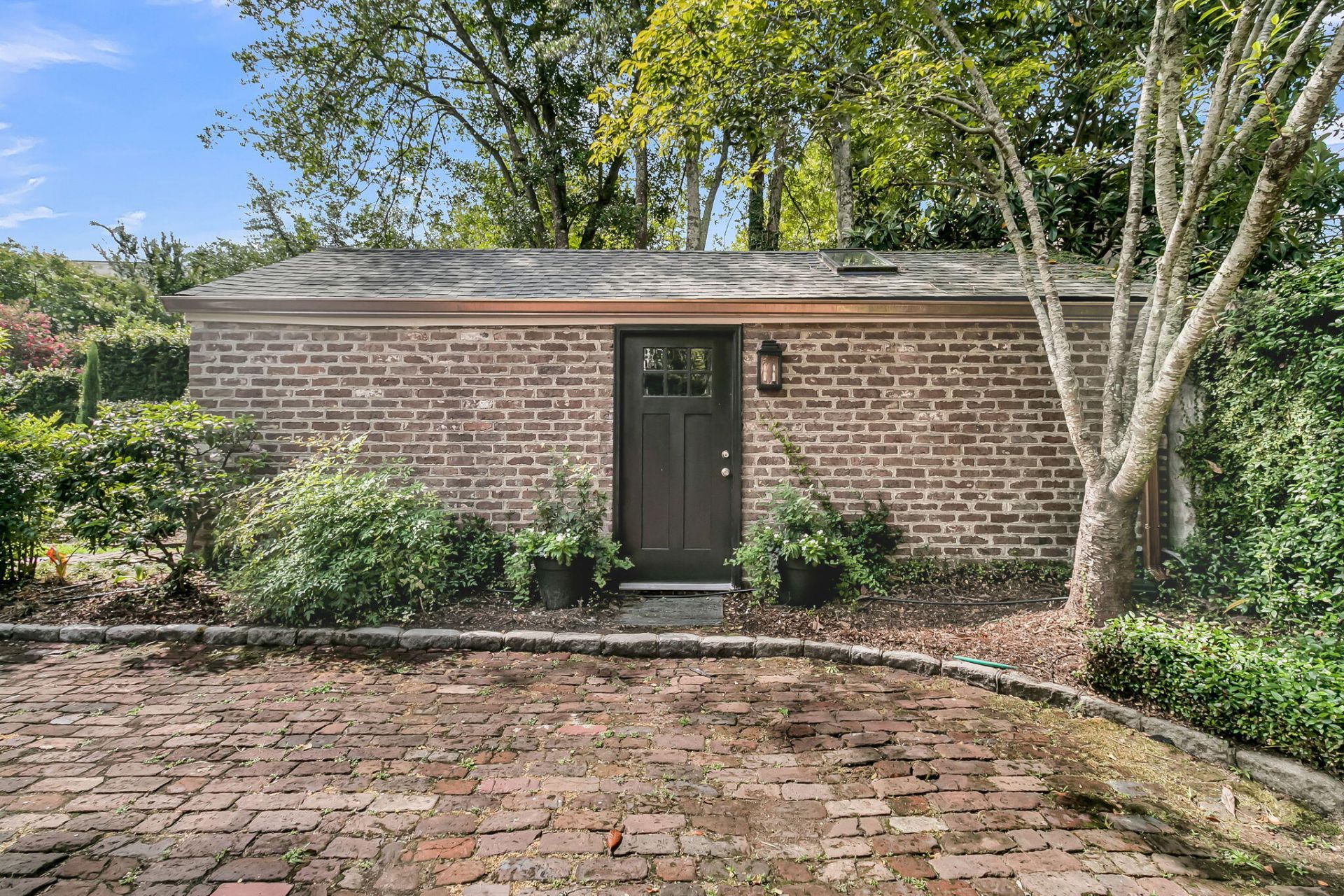 55 Laurens Street Photo 54