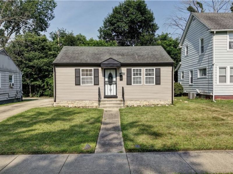 888 Frederick Boulevard, Akron, OH 44320 Photo 2