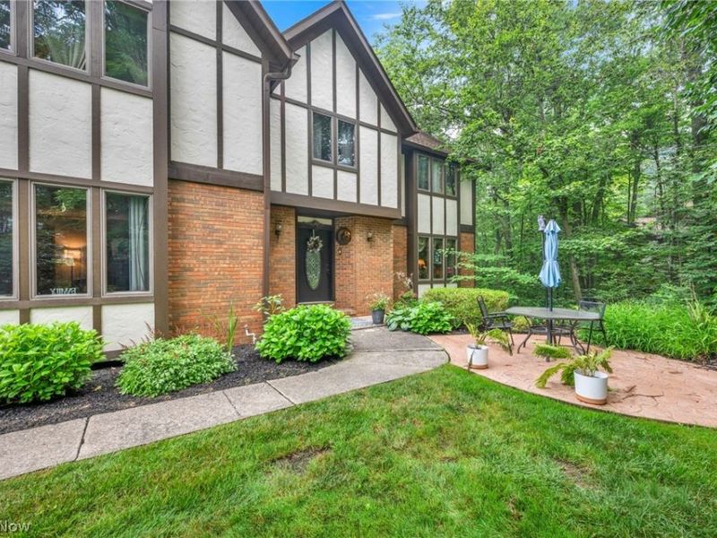 9715 Knightsbridge Lane, Concord Township, OH 44060 Photo 7