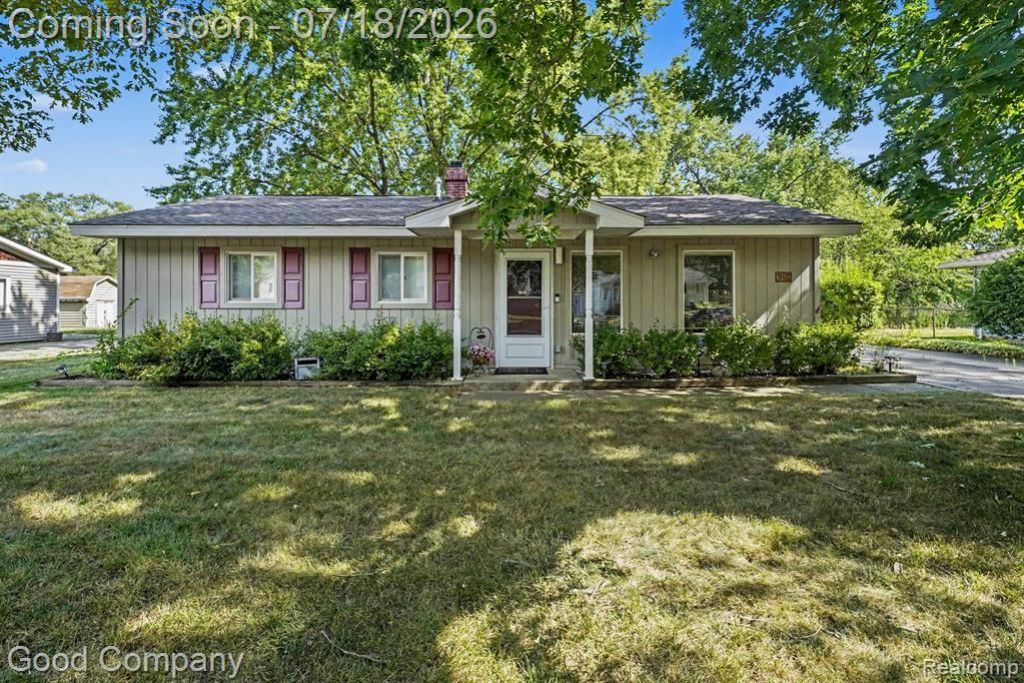 6284 Woodsdale Drive, Grand Blanc Township, MI 48439 Main Photo