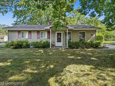 6284 Woodsdale Drive, Grand Blanc Twp, MI 48439