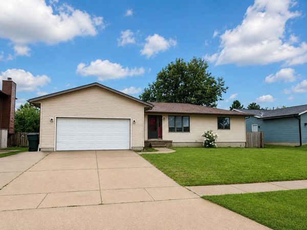 3925 Heather Court SW, Cedar Rapids, IA 52404
