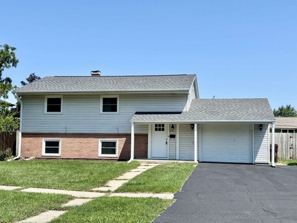 621 W 8th Street, BELVIDERE, IL 61008