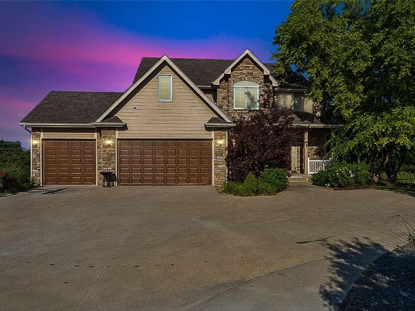 1549 S 50th Street, West Des Moines, IA 50265