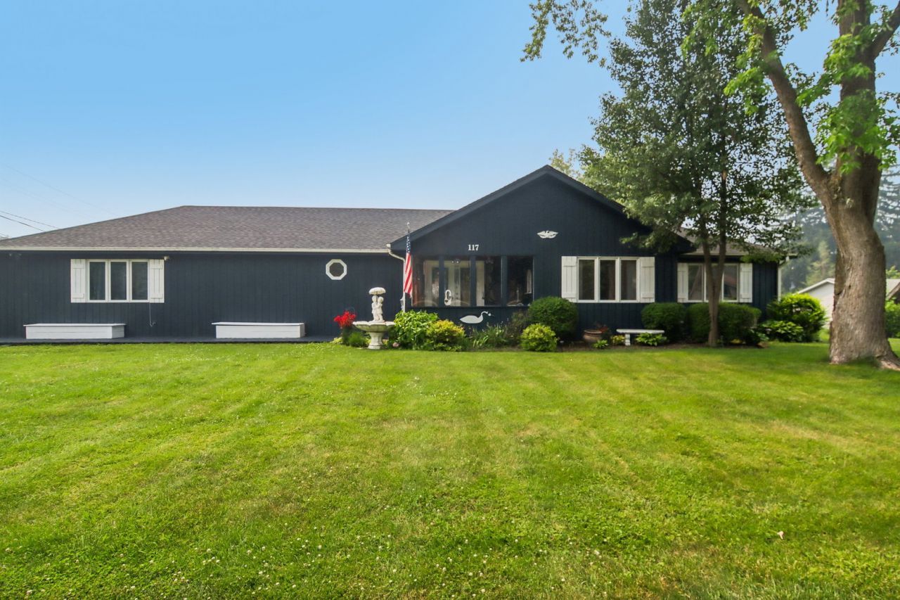 117 Kent Avenue, Wauconda, IL 60084 Main Photo