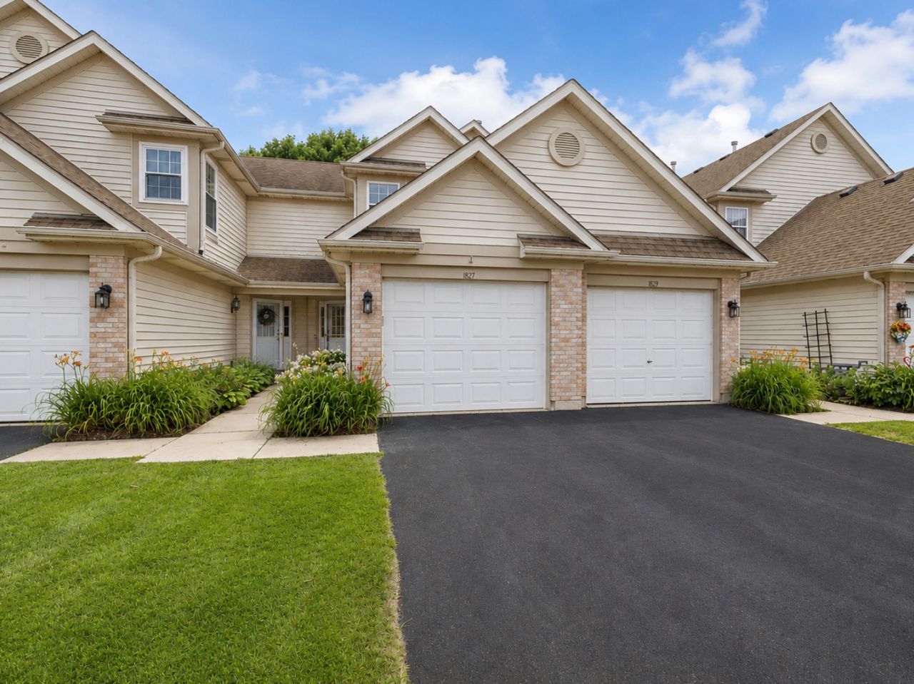 1827 Grove Avenue , Schaumburg, IL 60193 Main Photo
