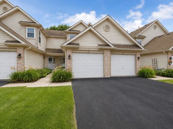 1827 Grove Avenue , Schaumburg, IL 60193