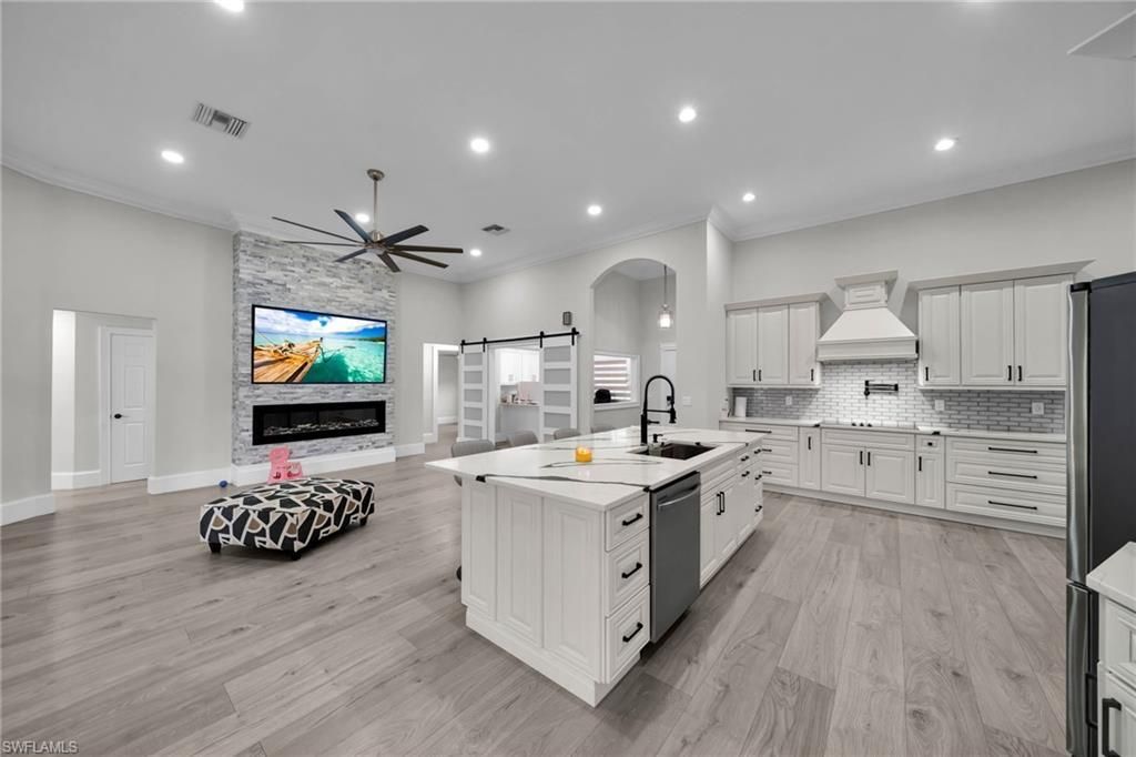 321 NE 19th St , Cape Coral, FL 33909 Photo