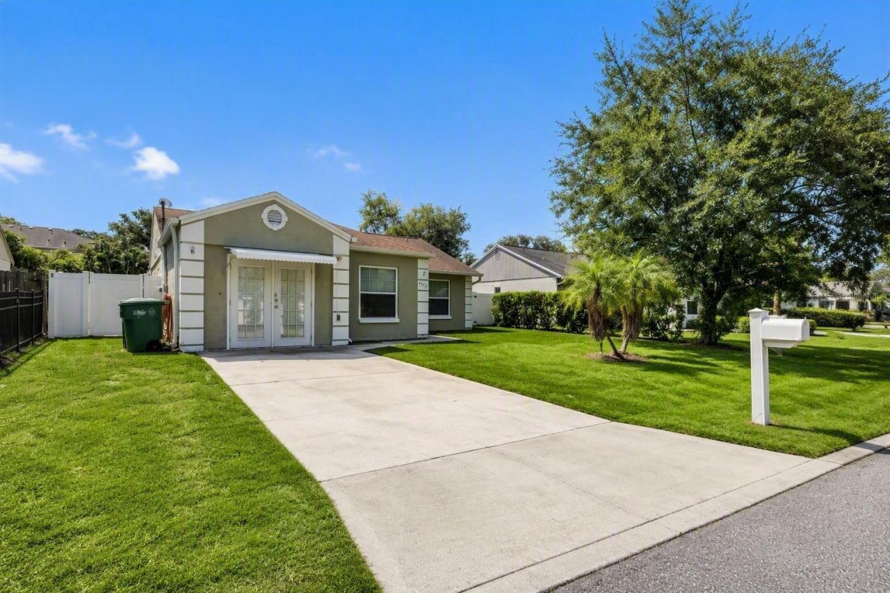 6713 S Sheridan Road, Tampa, FL 33611 Main Photo