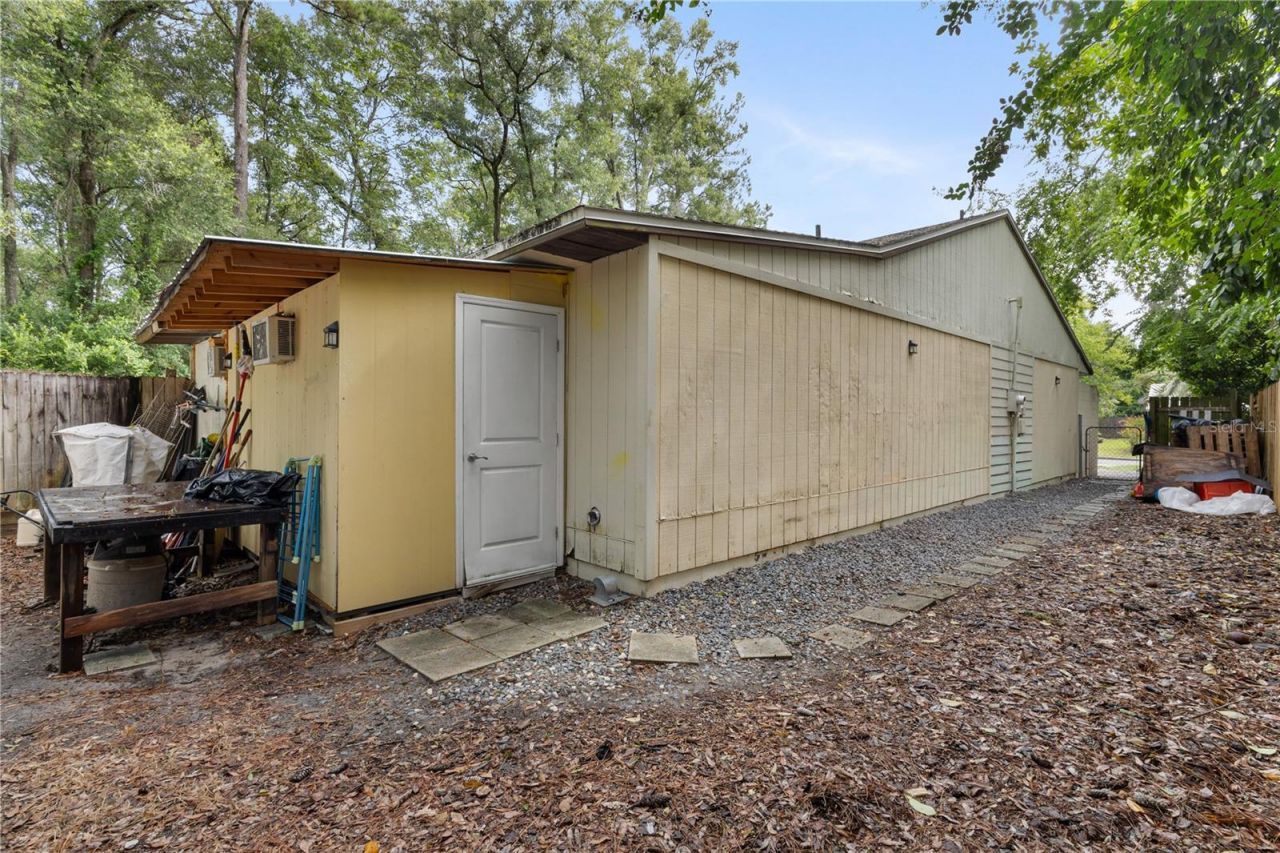 2038 SW 70th Terrace , Gainesville, FL 32607 Photo