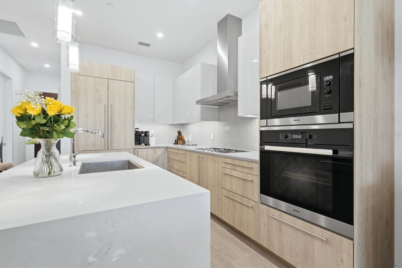 33 S Palm Avenue, Unit 1503, Sarasota, FL 34236 Photo