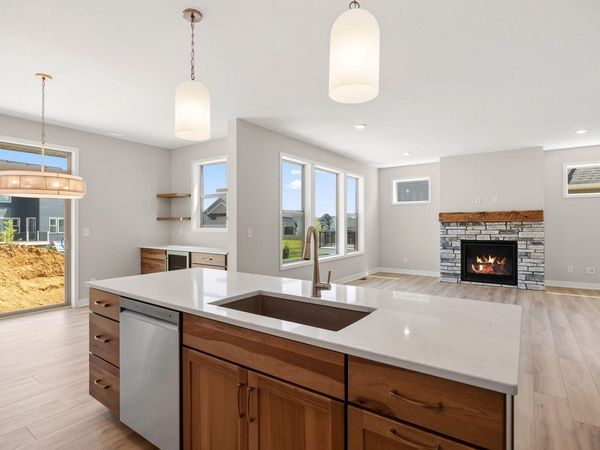 17924 Headwaters Drive, Lakeville, MN 55044