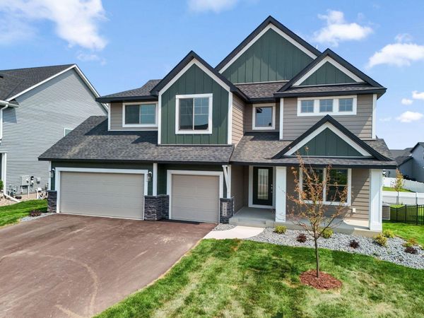 17924 Headwaters Drive, Lakeville, MN 55044