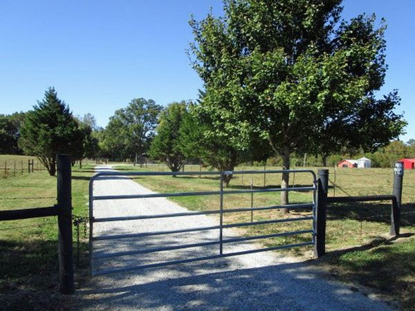 144 Mary Adams Rd , Franklin, KY 42134