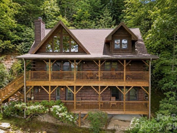 588 Tawodi Trail , Maggie Valley, NC 28751