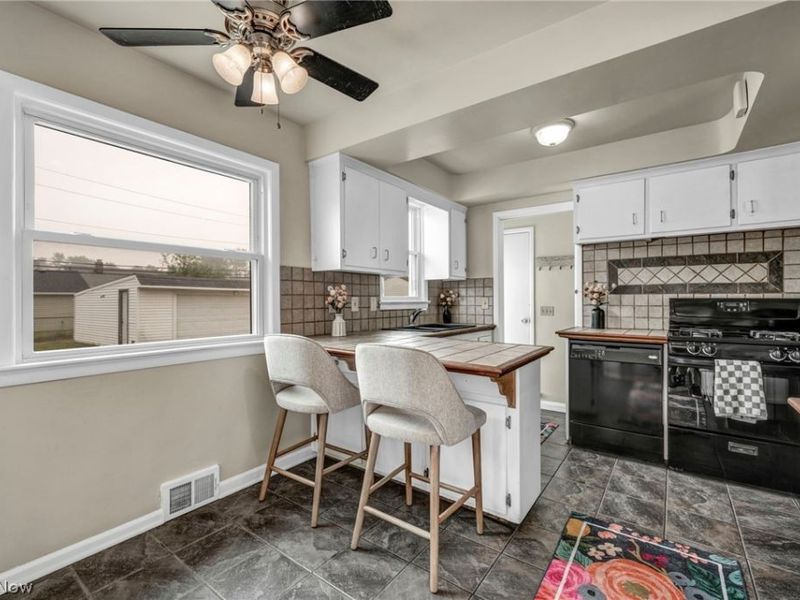 1729 Bellingham Road, Mayfield Heights, OH 44124 Photo 16