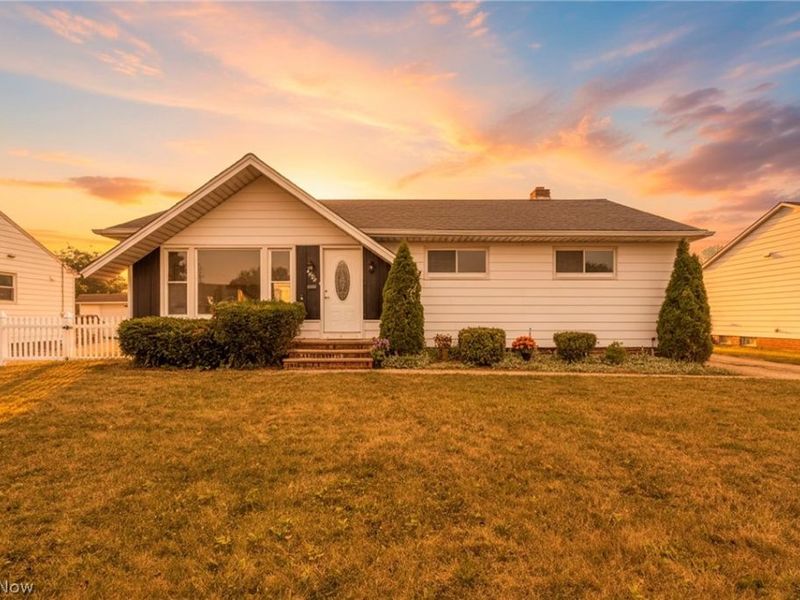 1729 Bellingham Road, Mayfield Heights, OH 44124 Photo 2