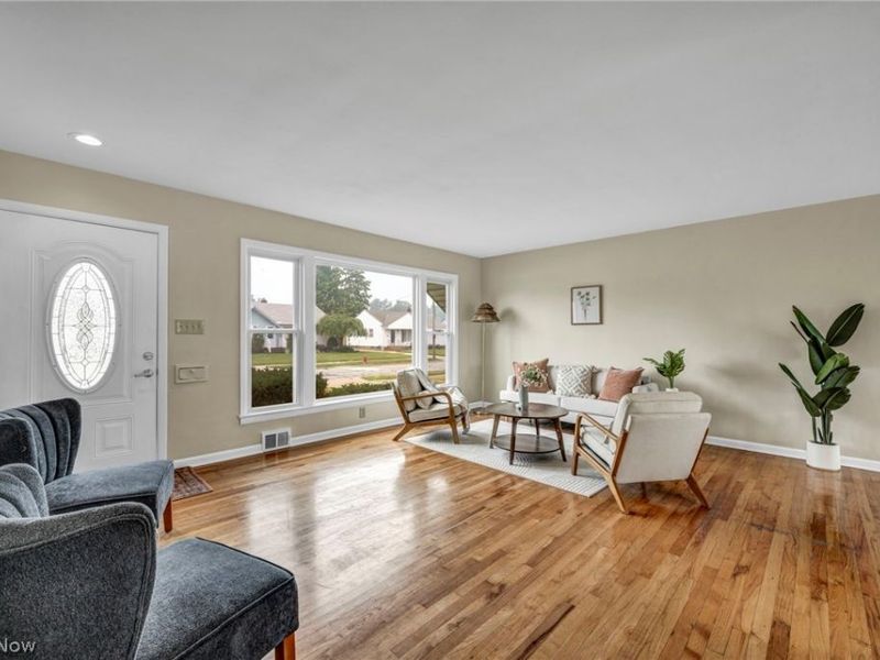 1729 Bellingham Road, Mayfield Heights, OH 44124 Photo 6