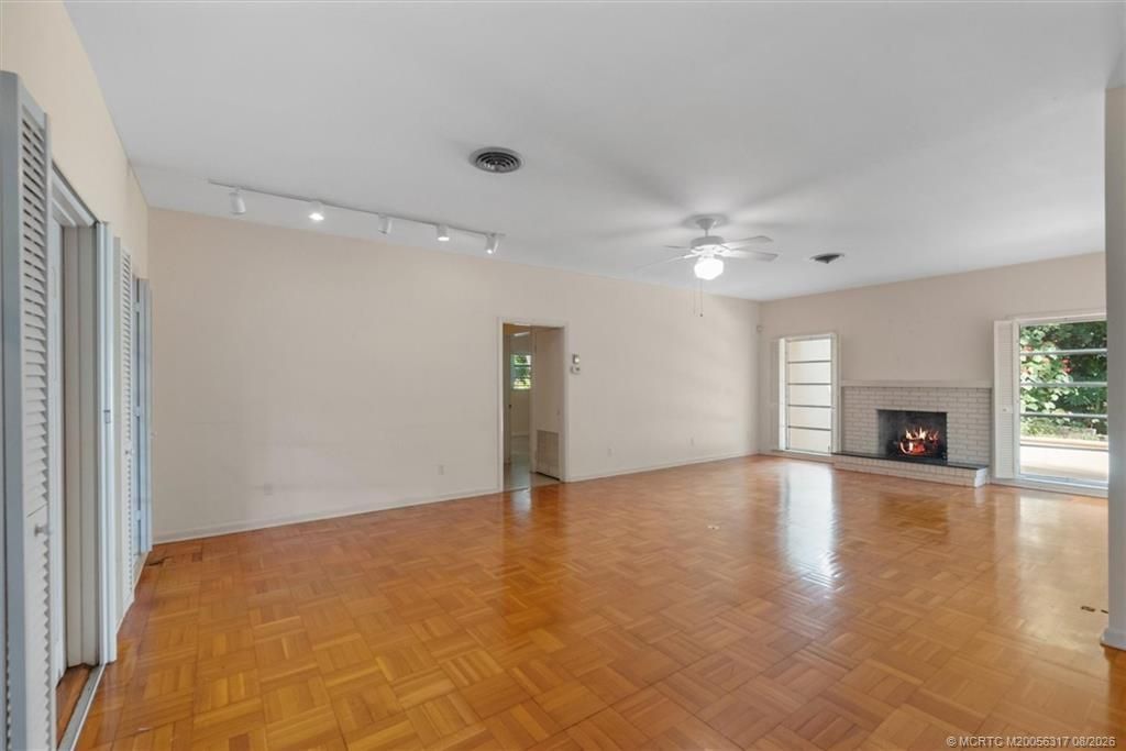 24 N Via Lucindia, Sewalls Point, FL 34996 Photo