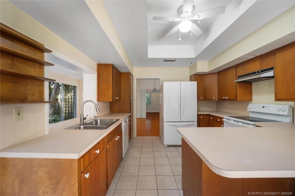 24 N Via Lucindia, Sewalls Point, FL 34996 Photo