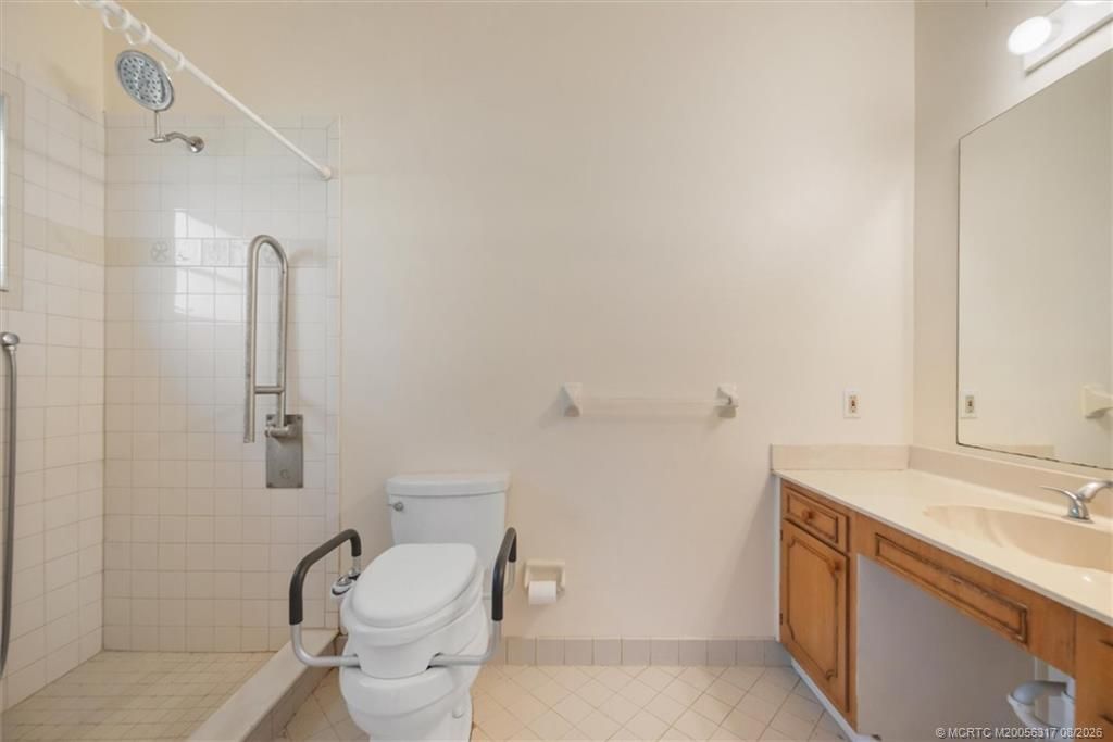 24 N Via Lucindia, Sewalls Point, FL 34996 Photo