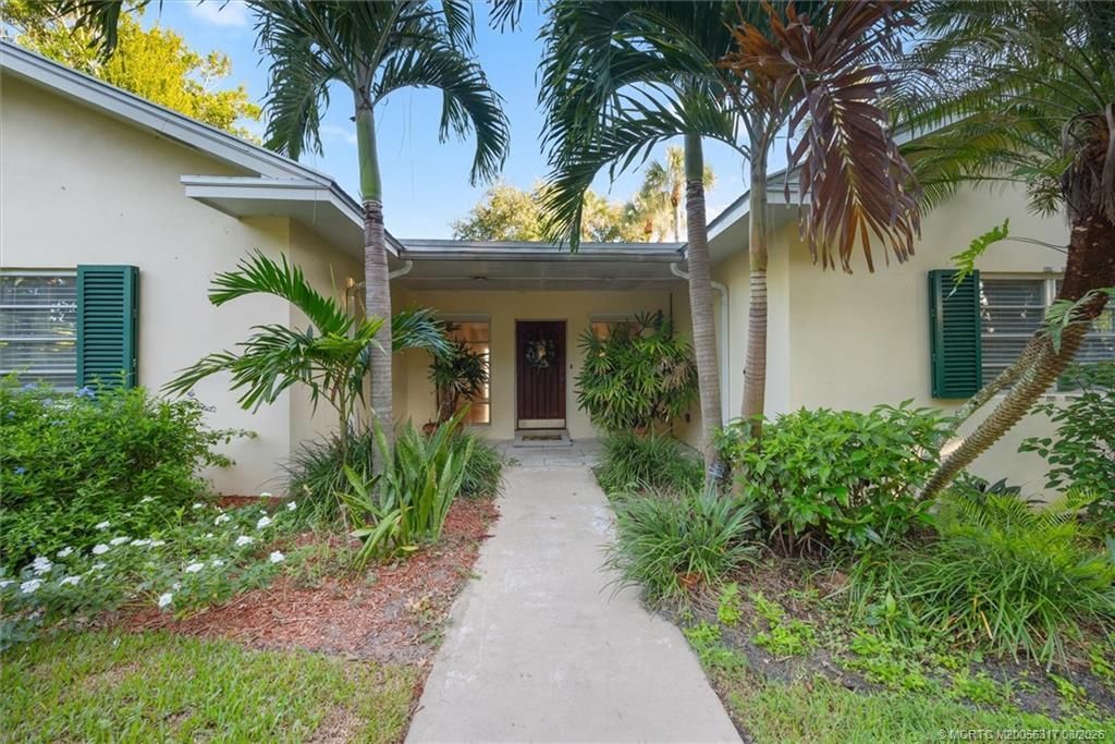 24 N Via Lucindia, Sewalls Point, FL 34996 Photo