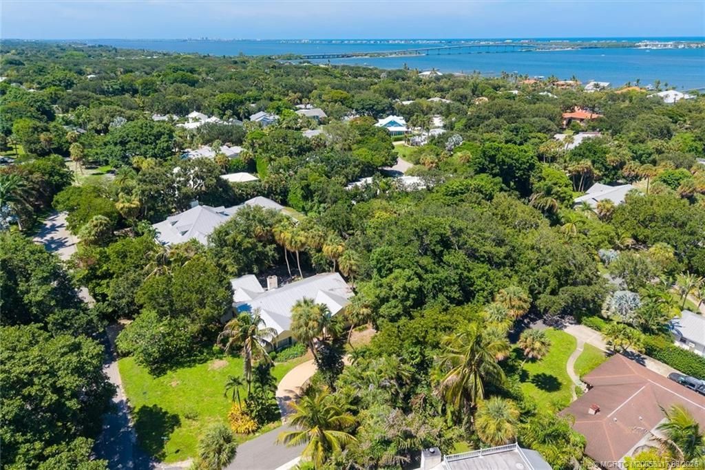 24 N Via Lucindia, Sewalls Point, FL 34996 Photo