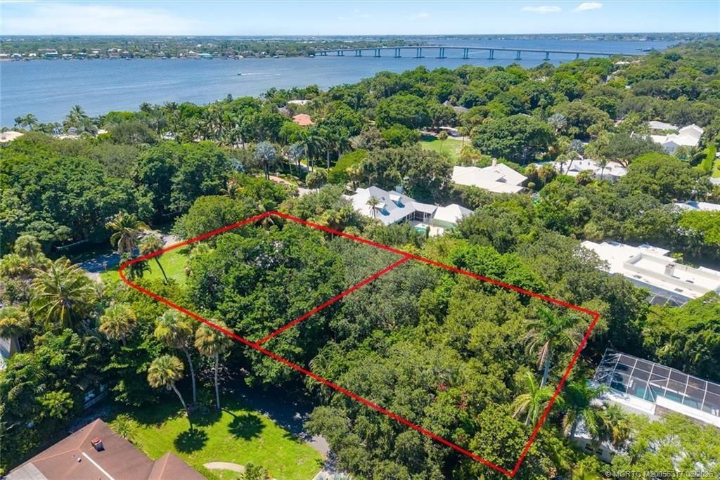 24 N Via Lucindia, Sewalls Point, FL 34996 Photo