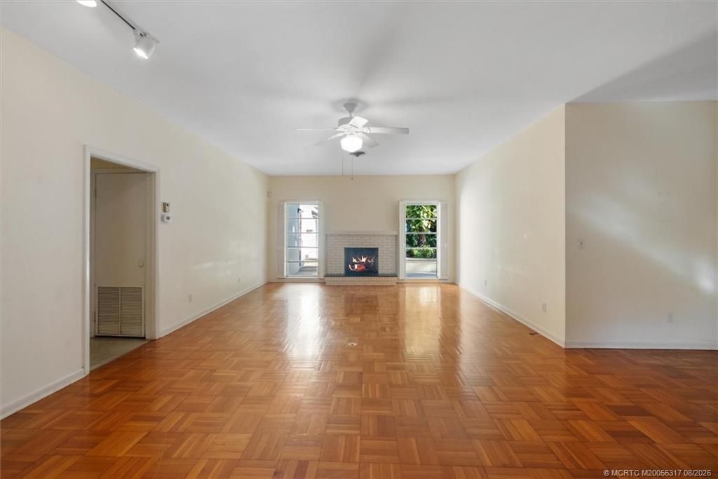 24 N Via Lucindia, Sewalls Point, FL 34996 Photo