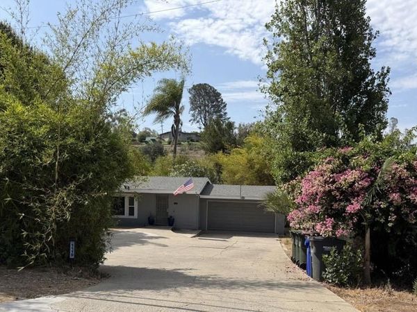 1119 Monte Vista Drive , Vista, CA 92084