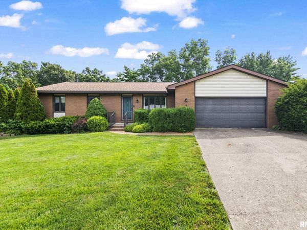 22 Meander Pike Street, Chatham, IL 62629