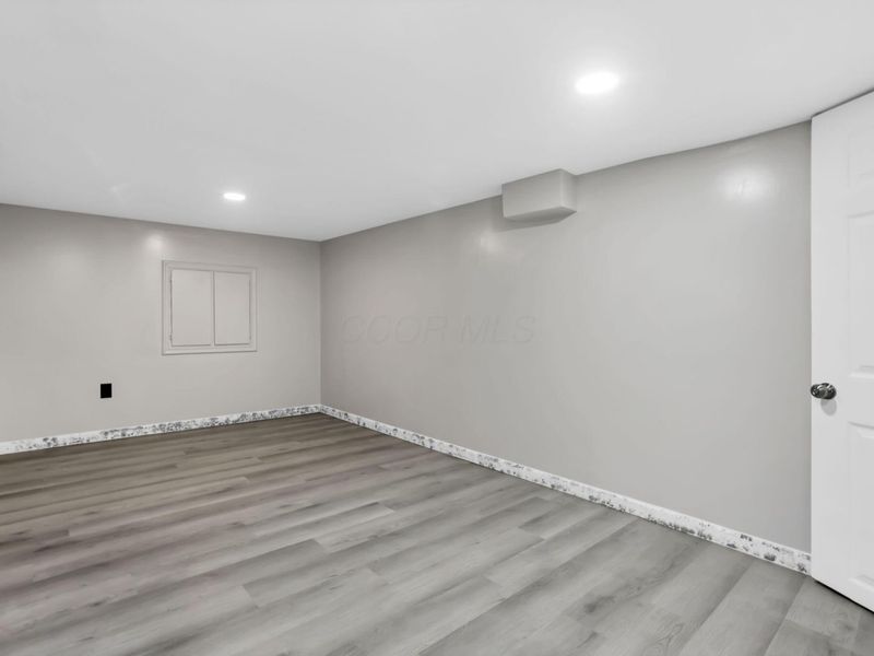 1820 Hopkins Avenue, Columbus, OH 43223 Photo 24