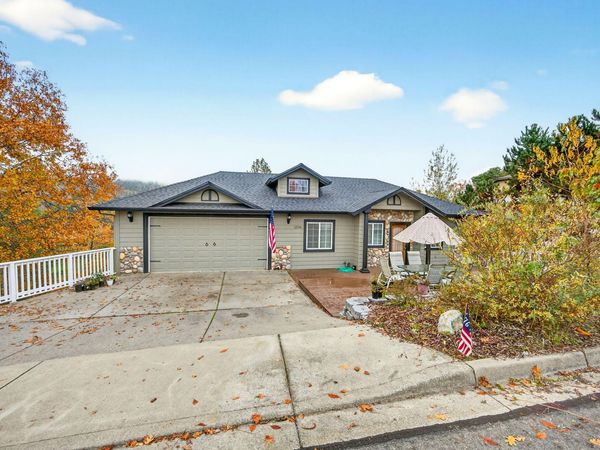 1550 Panoramic Loop, Grants Pass, OR 97527