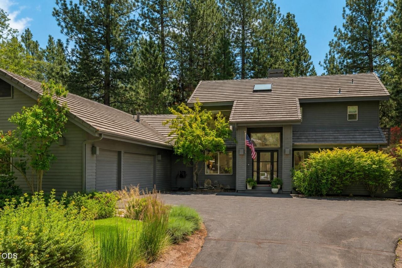 19501 Sunshine Way, Bend, OR 97702 Main Photo