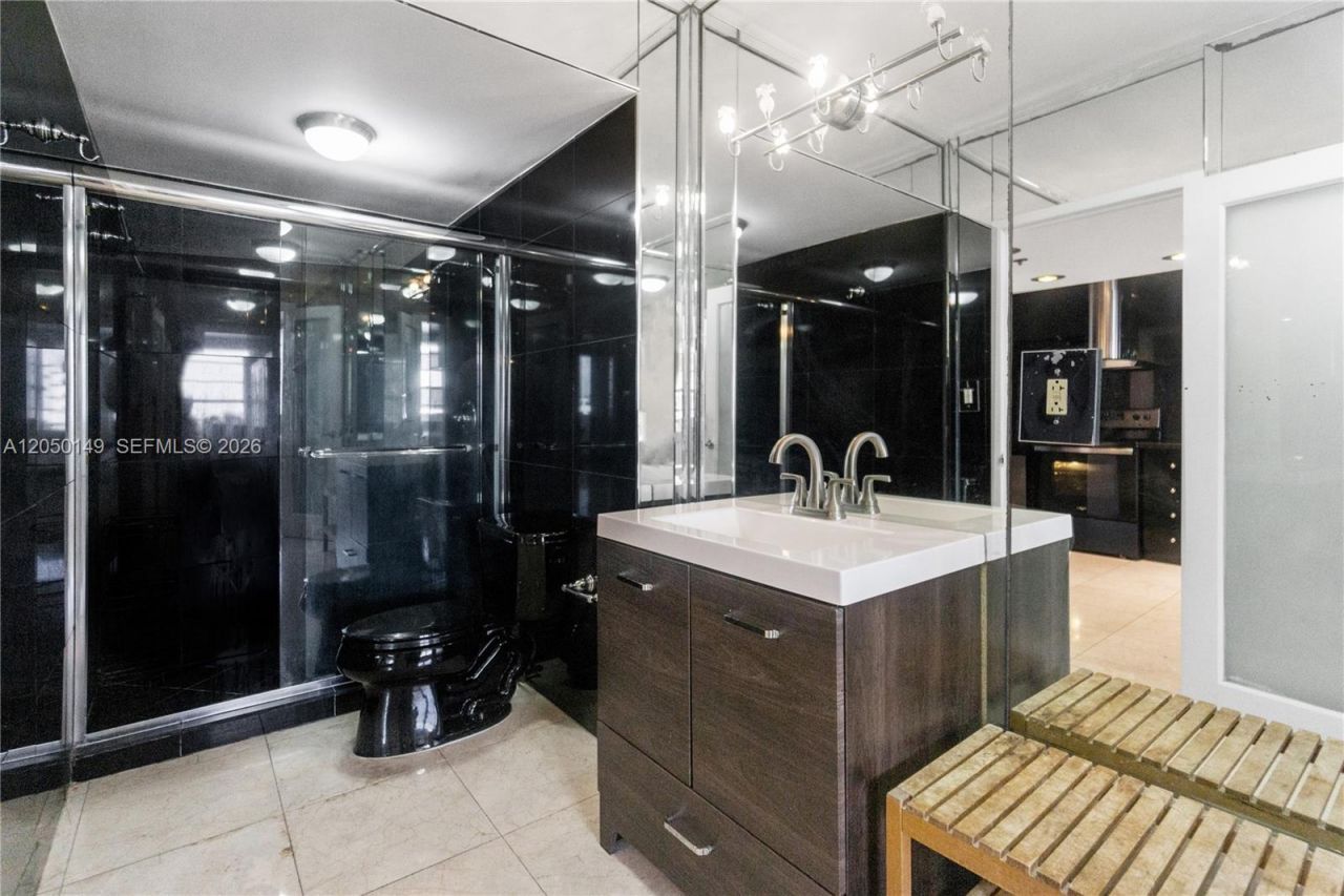 100 Lincoln Rd , Unit 1020, Miami Beach, FL 33139 Photo